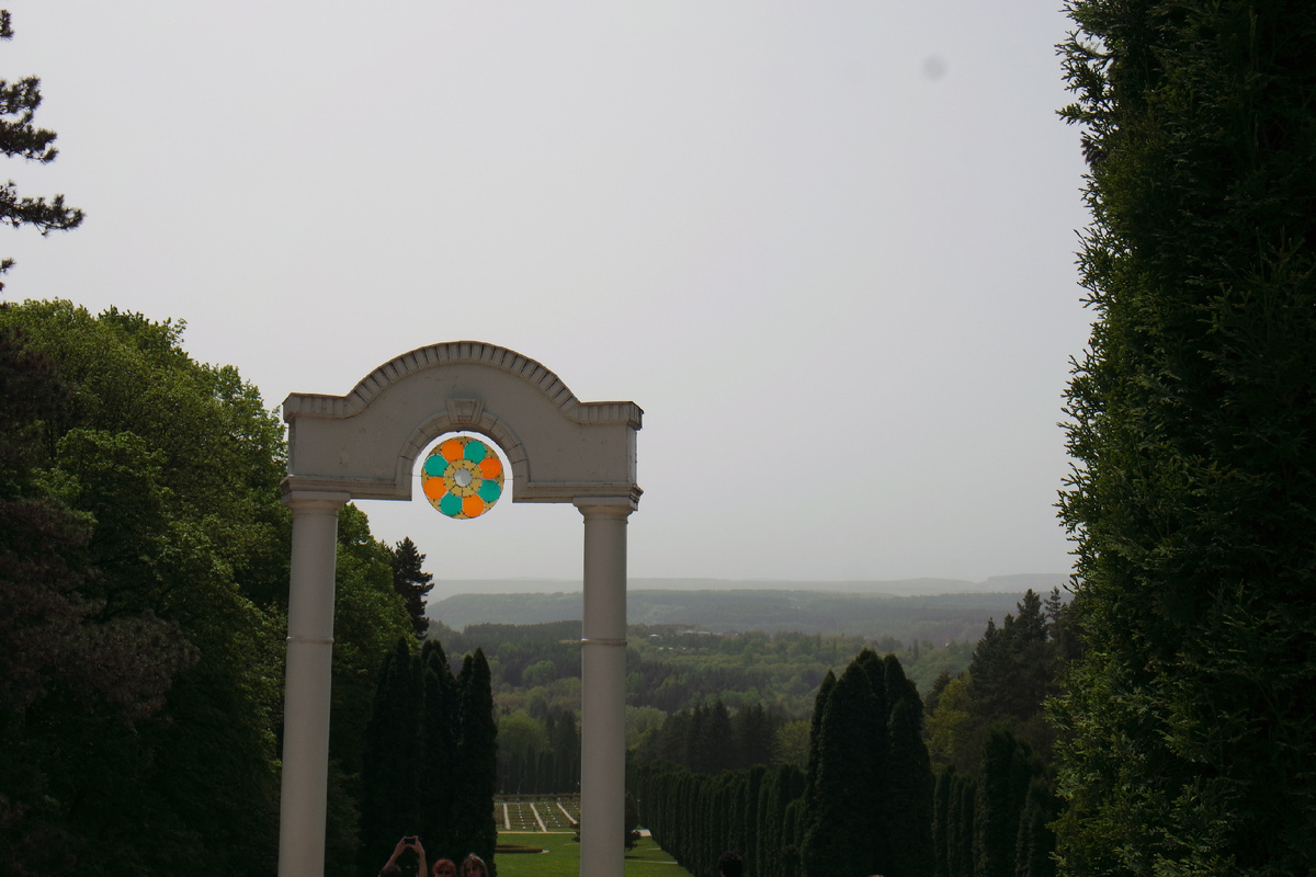 вид на долину роз. Пока без роз:)