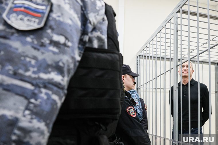 Иванов прибыл в суд в хорошем настроении
Фото:Александр Щербак/ТАСС