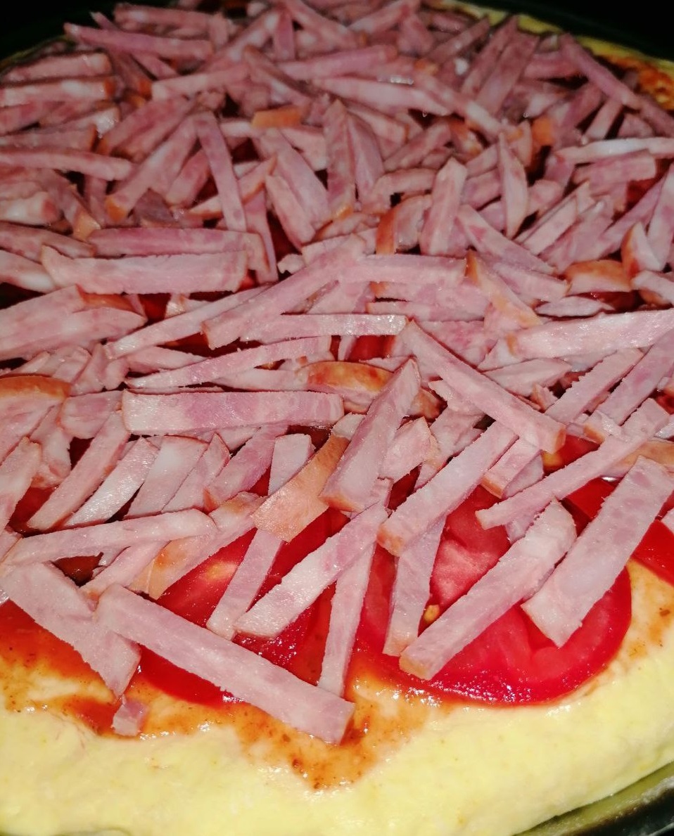 Не собиралась снимать, спохватилась только на этапе колбасы:) Листайте