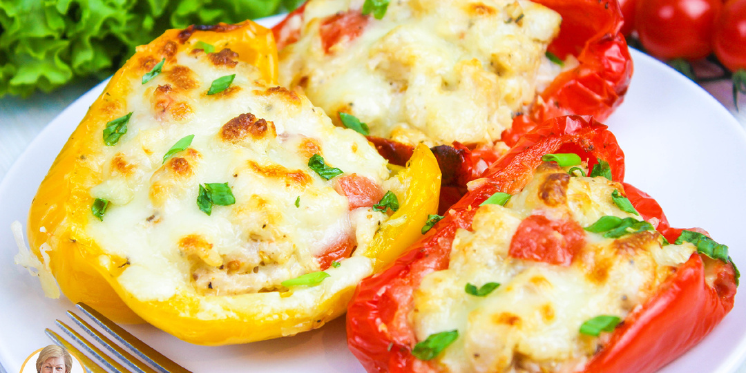 Фаршированный перец с курицей и сыром в духовке! Очень сочный и яркий