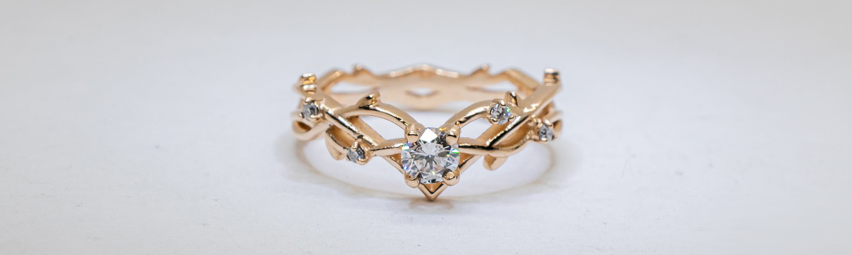 Золотое кольцо с бриллиантом круг «Эрина»