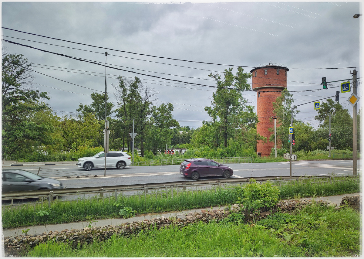 Хмуро, но хоть не льет...