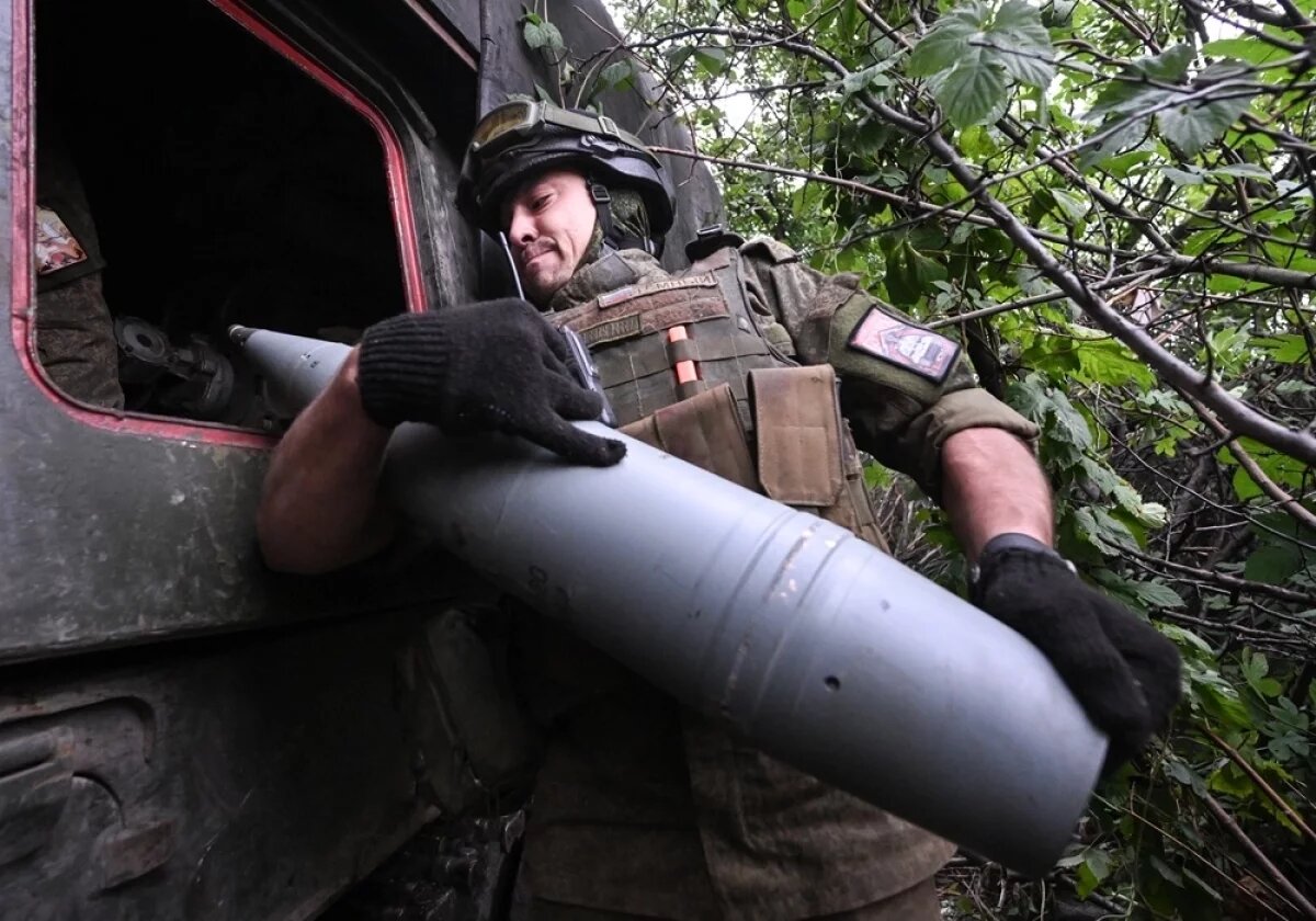    По последним данным от Минобороны, потери ВСУ от действий группировок российских войск «Восток» и «Днепр» составили почти триста боевиков убитыми и ранеными.