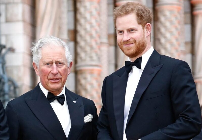 Карл III и принц Гарри. Фото: Getty Images. Фотография взята из открытых источников.  📷
