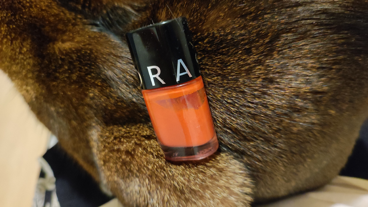 На такой красивой шкурке можно рекламу чему-угодно сделать. Фото моё. 