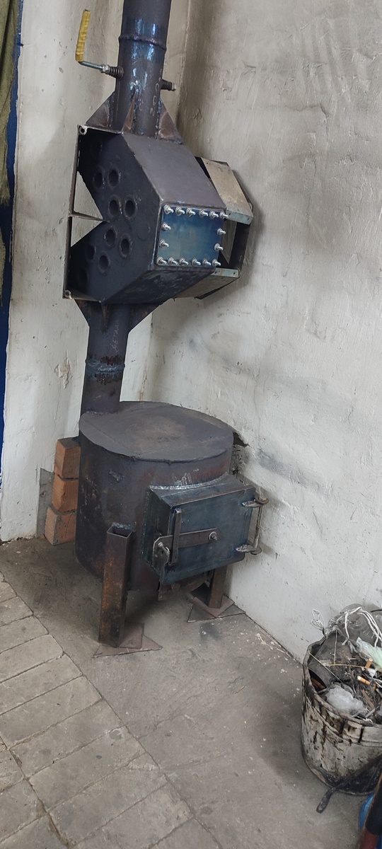 Печь с воздушным теплообменником с принудительным обдувом