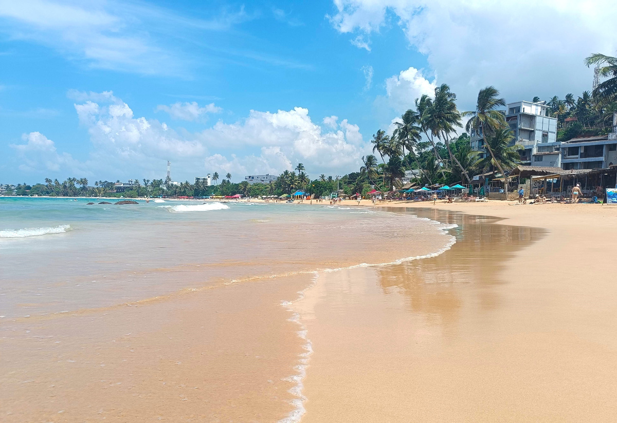 Самый длинный пляж Мириссы. Всего пляжей четыре