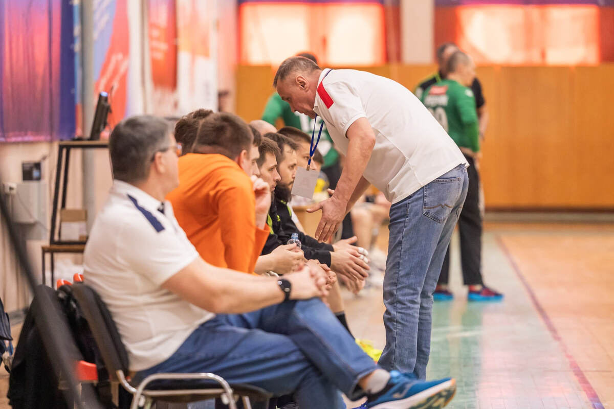    В успехе уральцев велика доля заслуг главного тренера Дмитрия Карлова