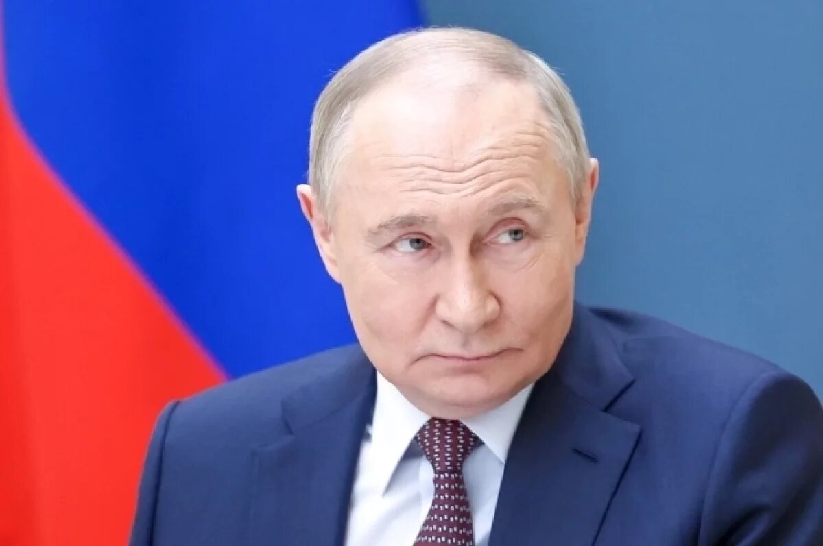    Путин обсудил с Макроном по телефону ситуацию вокруг Украины
