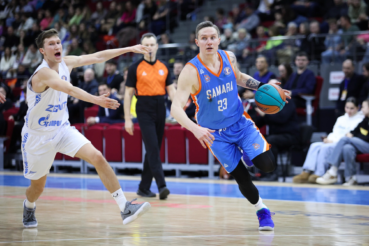 Михаил Кулагин в матче за «Самару» в прошлом сезоне