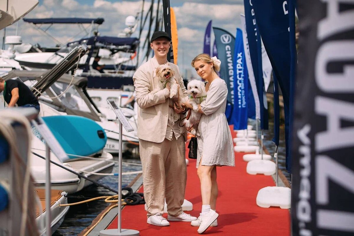 Иван Ходимчук, его супруга Екатерина Кобба, Белли и Боня