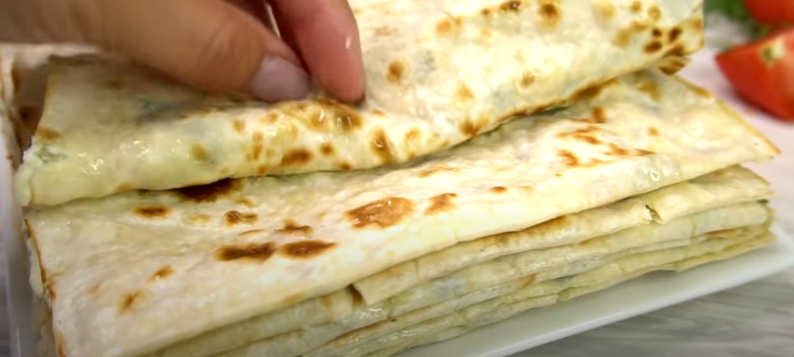 Лепешки "Чуду" с начинкой, без замеса теста за 10 минут. Подаю вместо хлеба, к чаю или для перекуса