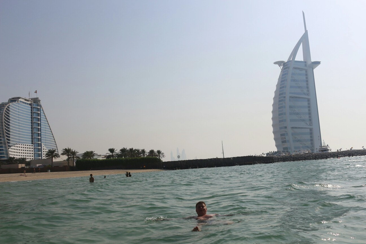 Перед Парусом ничего не построено