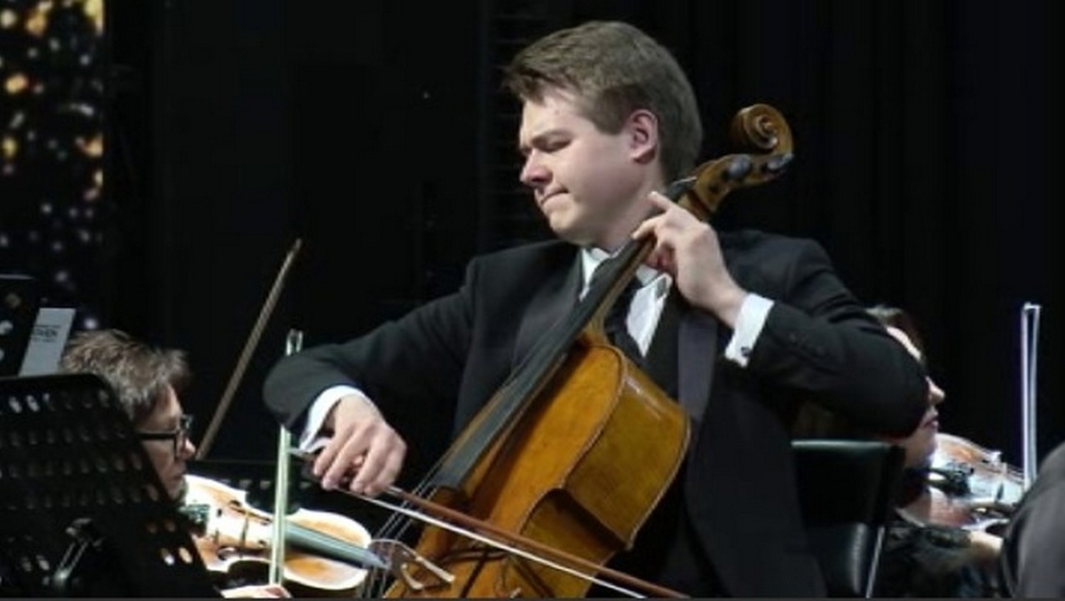    Виолончель, фортепиано, скрипка – звездный финал сезона курской филармонии