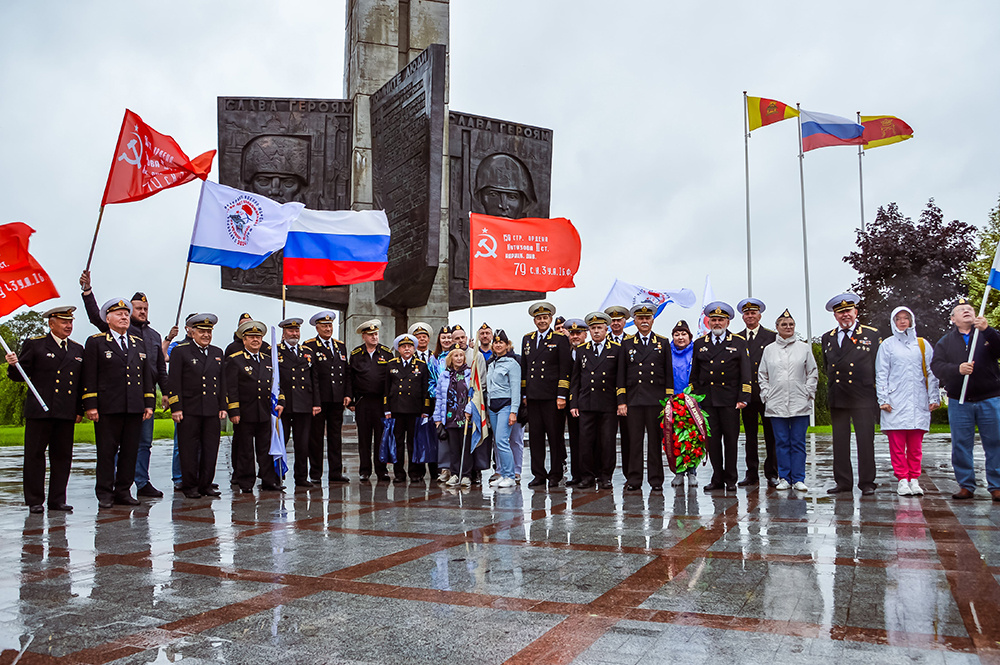 Автопробег ветеранов российского флота сделал остановку в Твери