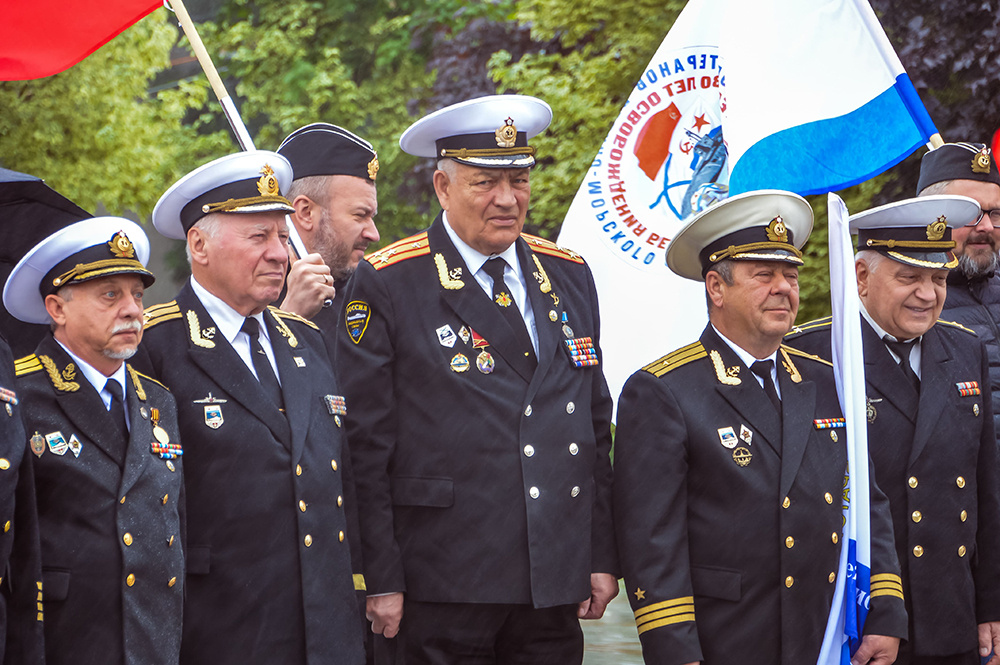 Автопробег ветеранов российского флота сделал остановку в Твери