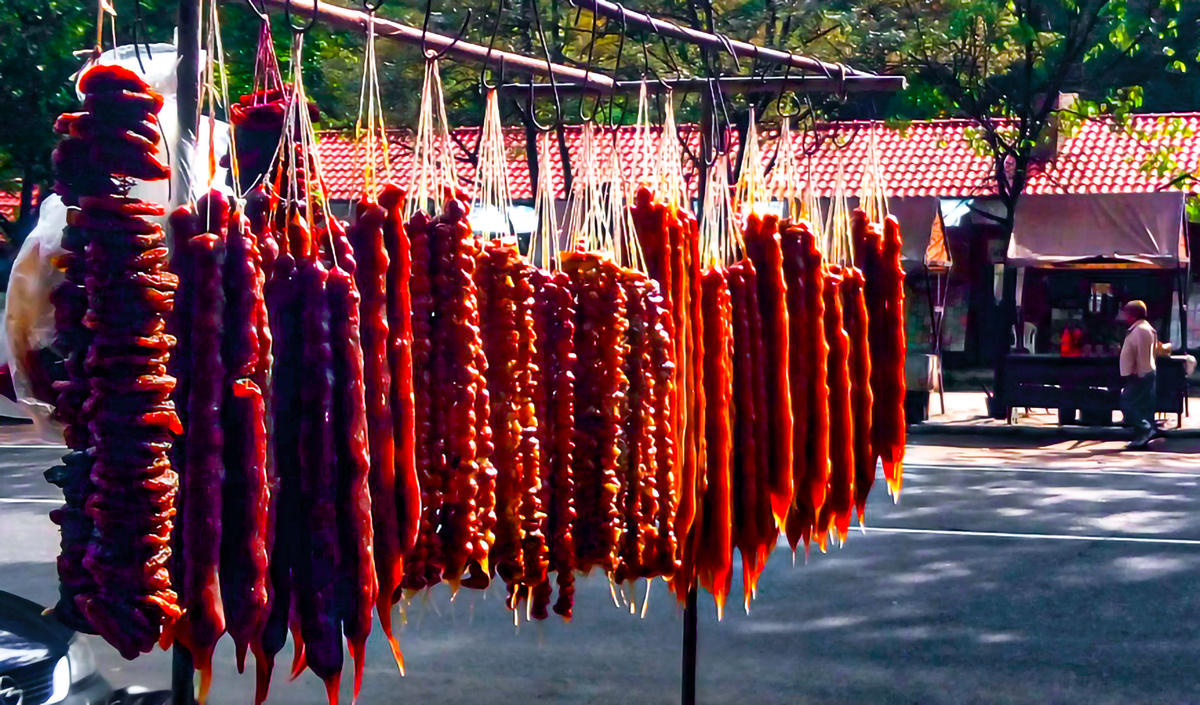 Именно качество пеламуши и терпение в процессе обмакивания и сушки определяют успех чурчхелы. 
