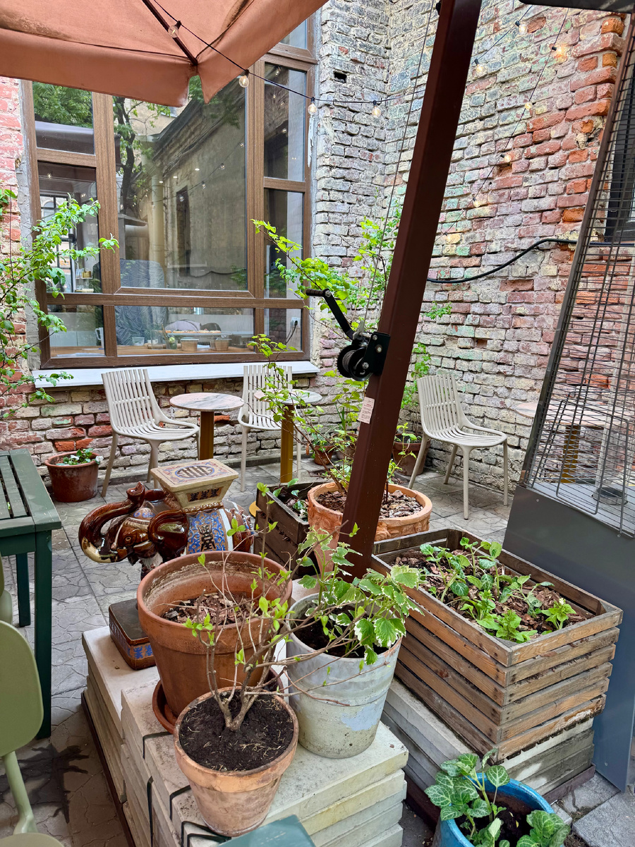 Внутренний двор заведения