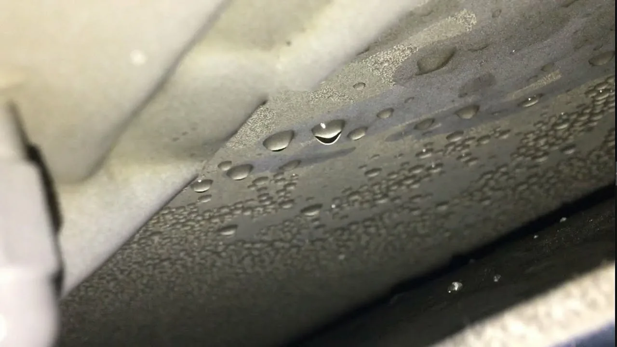 днище  после ночёвки в гараже