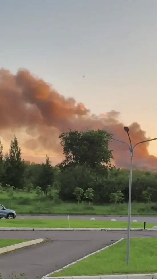    Фото: стоп-кадр видео из телеграм-канала «Мегаполис | ДТП и ЧП | Санкт-Петербург | Питер»