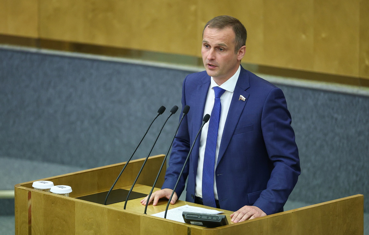    Председатель комитета Госдумы по охране здоровья Сергей Леонов   Сергей Булкин/ТАСС