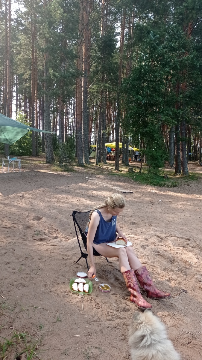 Это я, Кочеткова Наталья, приятно познакомиться с кем ещё не знакомы :) Мой рост 1,70 м., вес 53-55 кг. Я автор большинства статей на этом канале. Также иногда статьи создаются из мыслей читателей, историй доверителей и пользователей нашего сайта KgMinus.ru.