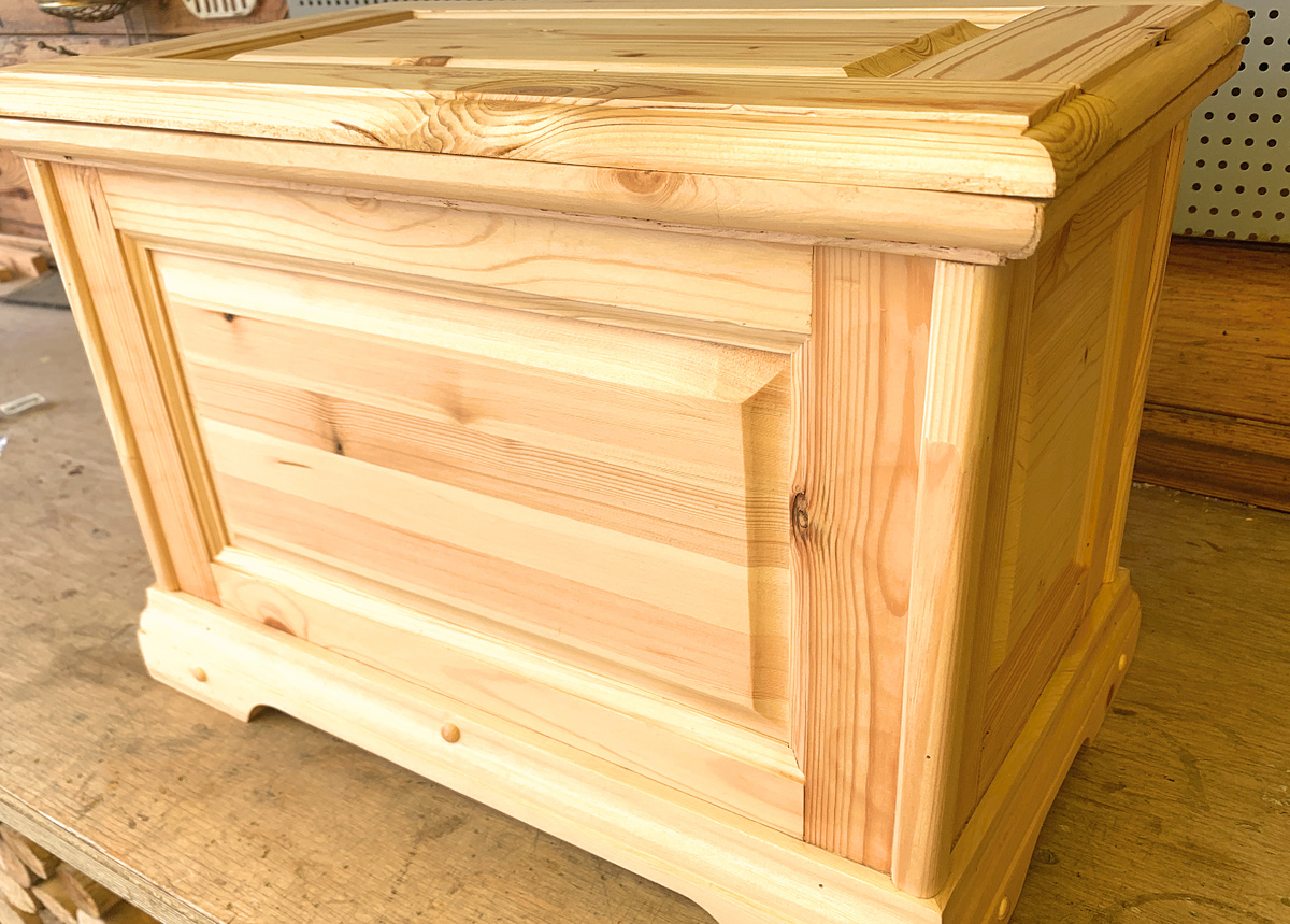 Деревянный сундук