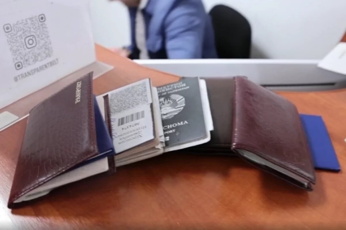    Экс-работник паспортной службы Камчатки незаконно выдавал патенты мигрантам