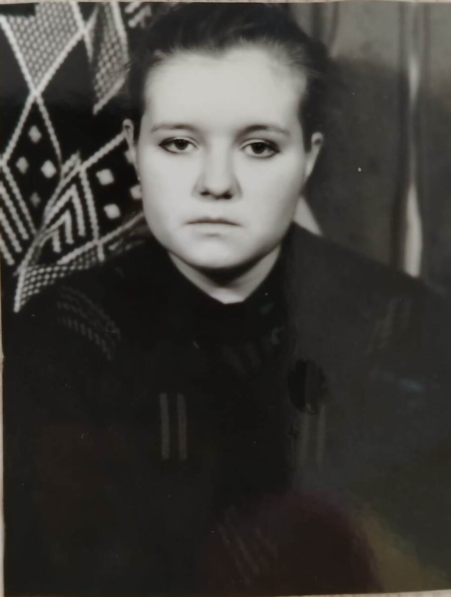 фрагмент нашей общей фотки, о которой я столько лет мечтала ))) 1991 год, мне 16 лет