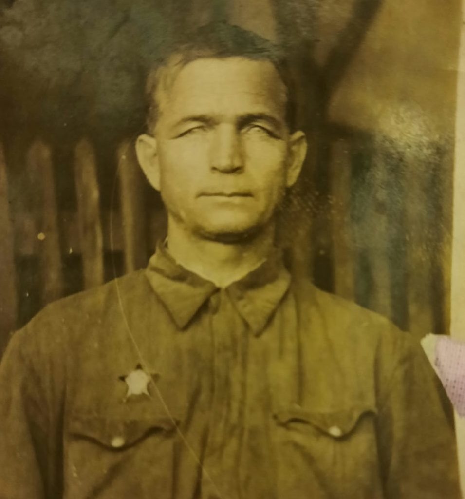   Фото: Василий Симонов в военные годы / Предоставлено А. Симоновым