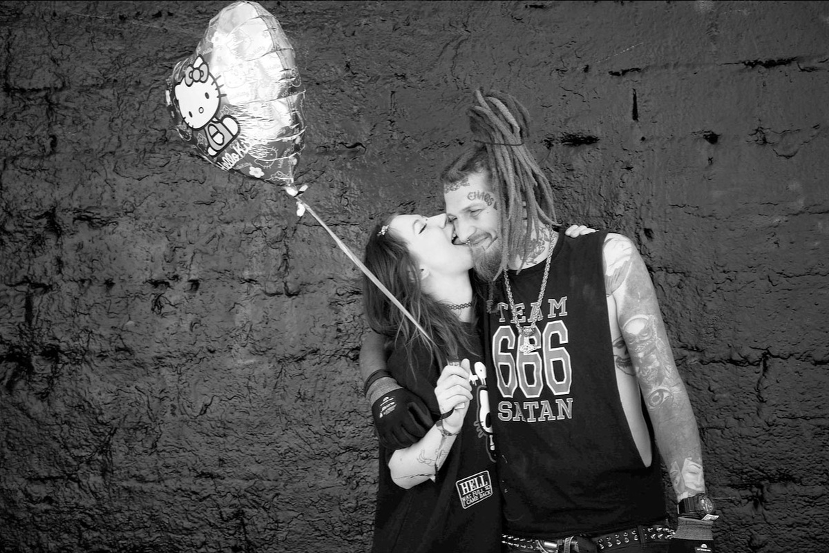 Страсть может угаснуть, а внешность измениться, но умение общаться остаётся фундаментом любых крепких отношений