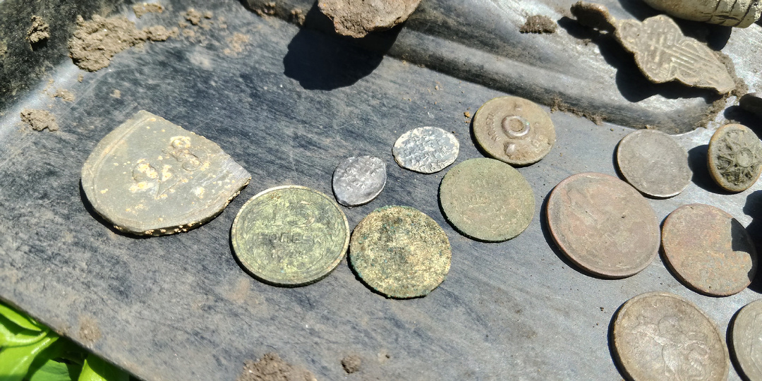 Разведка мест для поиска (копа). Поиск средневековья и по месту снесённого старинного дома!