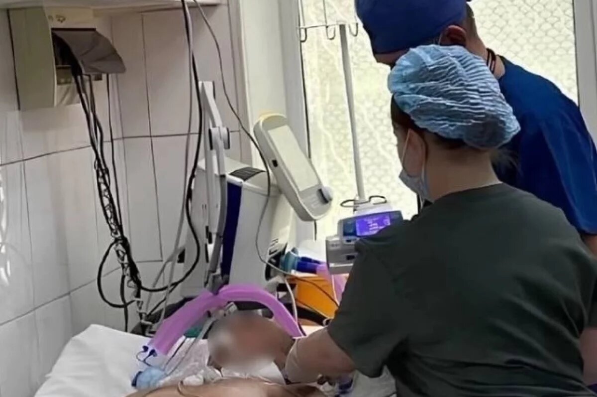    Обессилевшего мужчину увидели прохожие: он лежал у разбитого грузовика