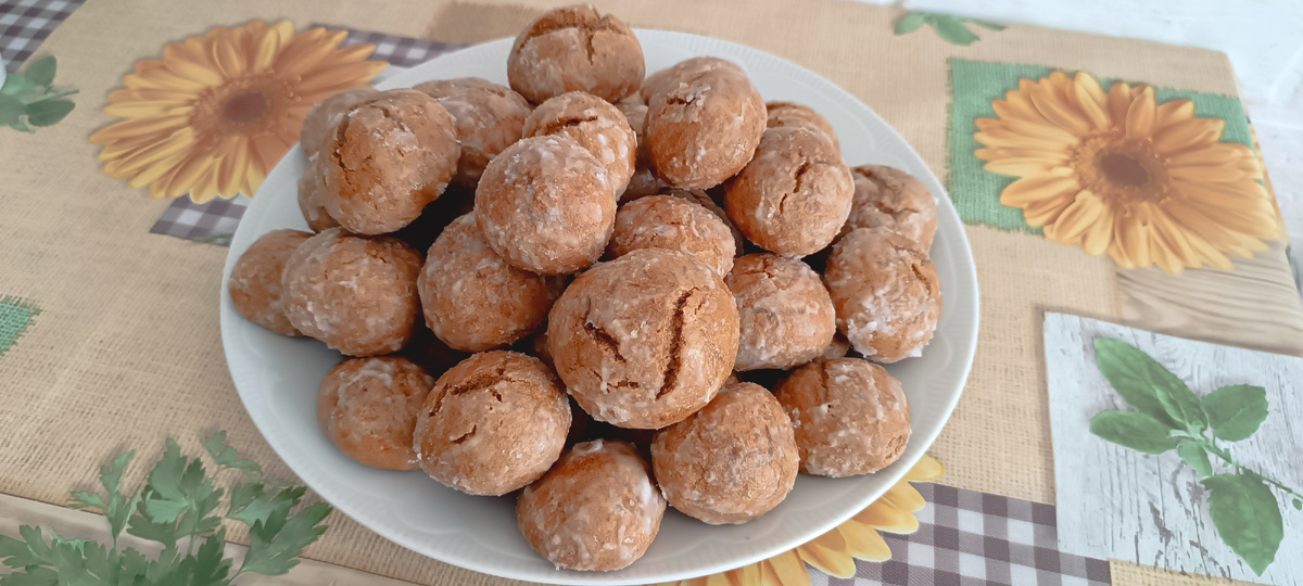 Глазурь подсохла уже