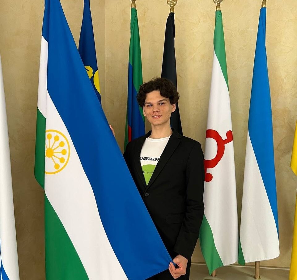    Резван волонтёр и юнармеец с детства. Фото: из личного архива героя