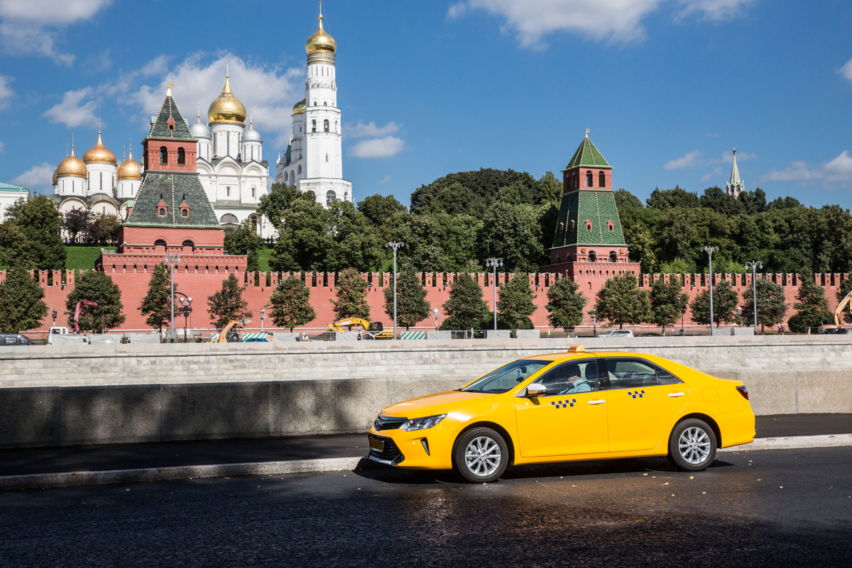 Такмси в Москве и Сочи может быть только желтое или белое