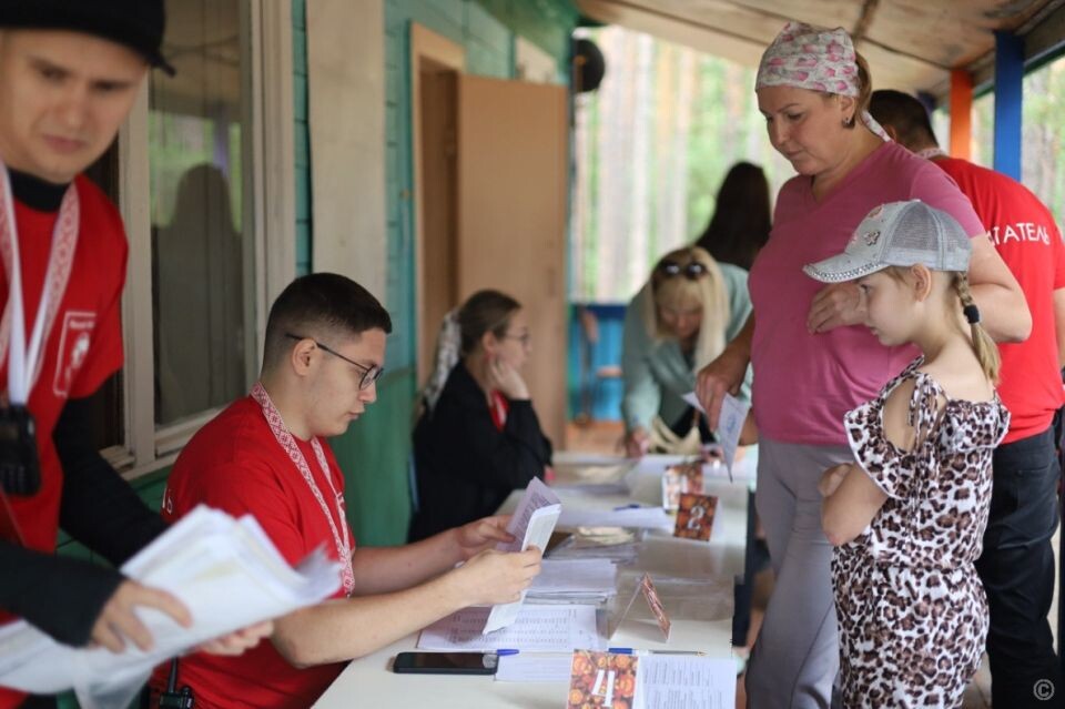    В барнаульском лагере "Маяк" открылась профильная смена кадетов МЧС. Источник: Администрация Барнаула