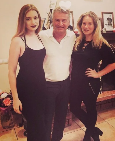 Леонид Агутин с дочками Лизой и Полиной