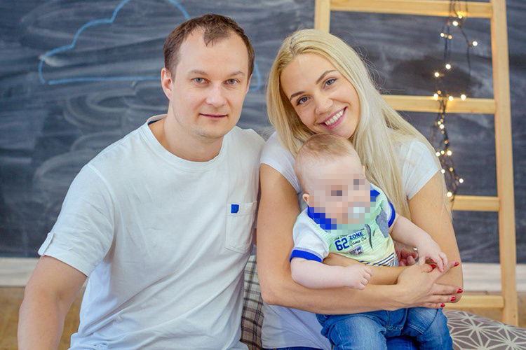    Семья просуществовала 6 лет, за это время у пары родилось двое сыновей. Однако в августе 2019 года герои нашей статьи подали заявление на развод.   
 Фото предоставлено Яной Родионовой