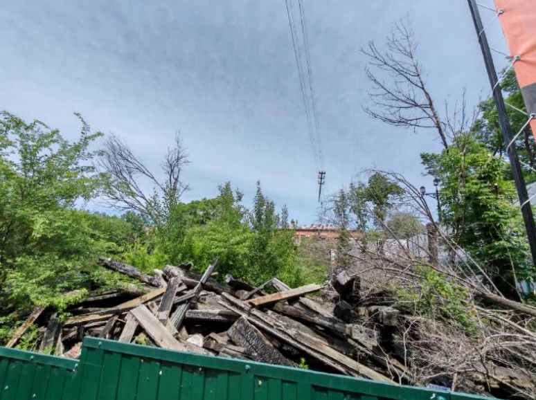    Все, что осталось от дома после пожара. Фото: ОПИК