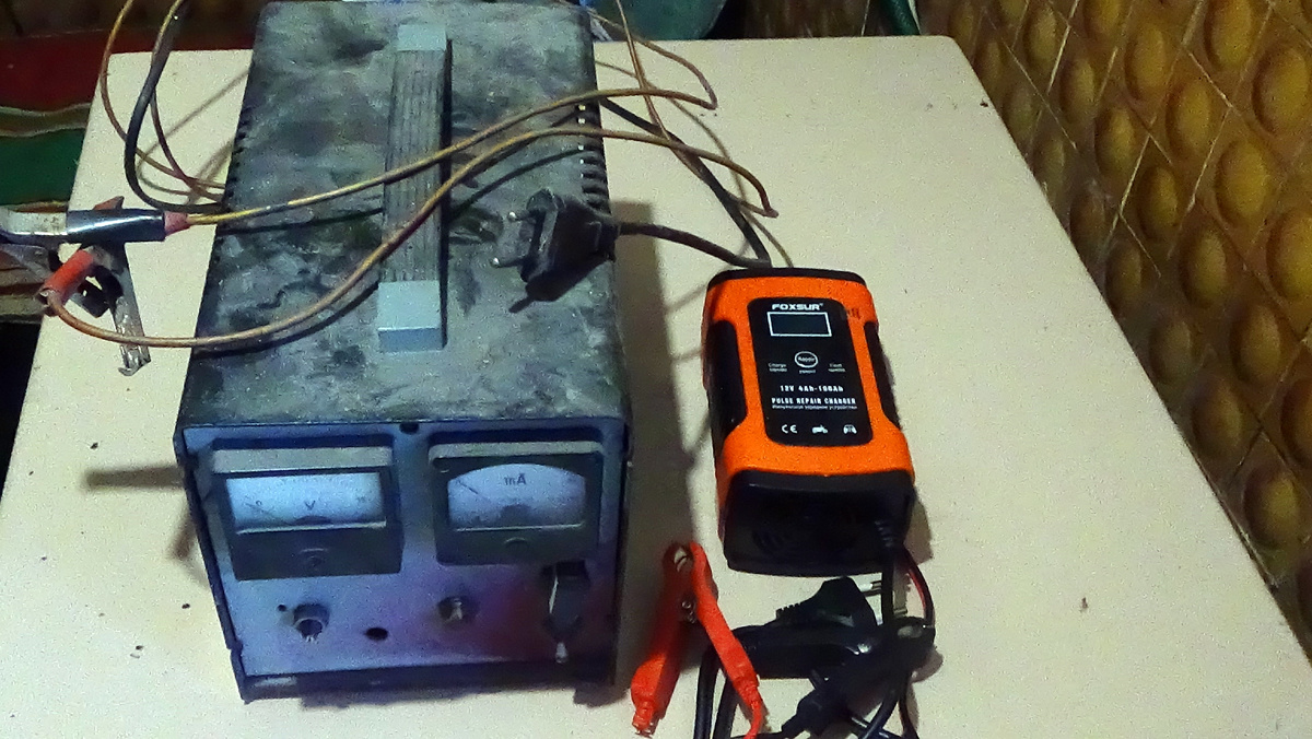 Сравнение старого зарядного с трансформатором и нового импульсного 