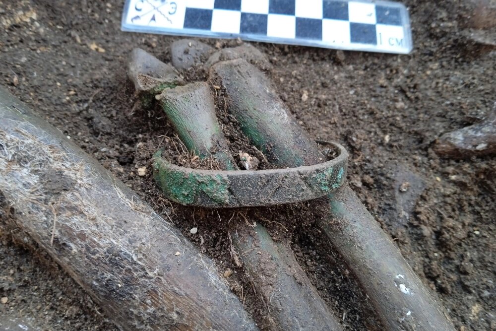 Уникальный браслет удивил археологов. Фото: Пресс-служба ЧелГУ