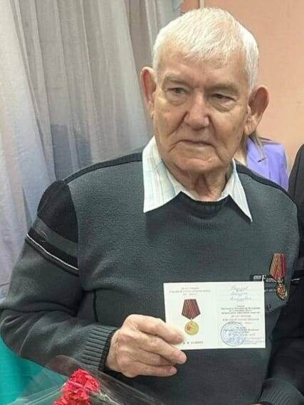    Василий Алексеевич Назаров. Редакция газеты "Наш край"