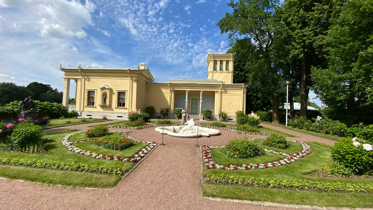 Царицын павильон . Южный фасад.