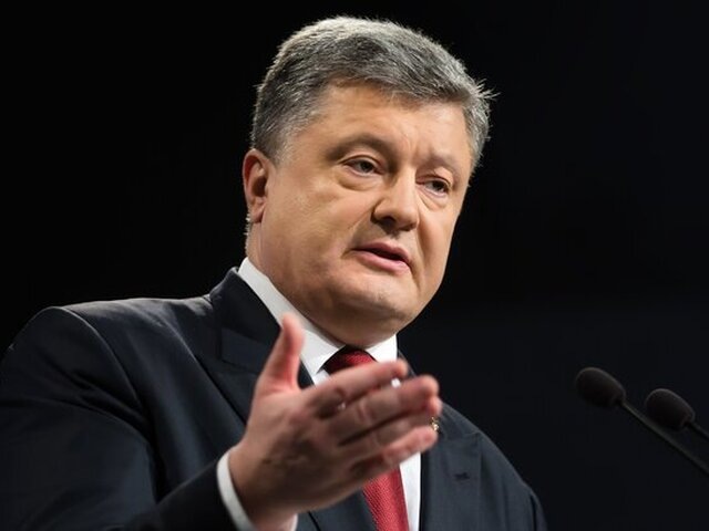    Фото: 123RF/palinchak (Петр Порошенко внесен в перечень террористов и экстремистов Росфинмониторинга)