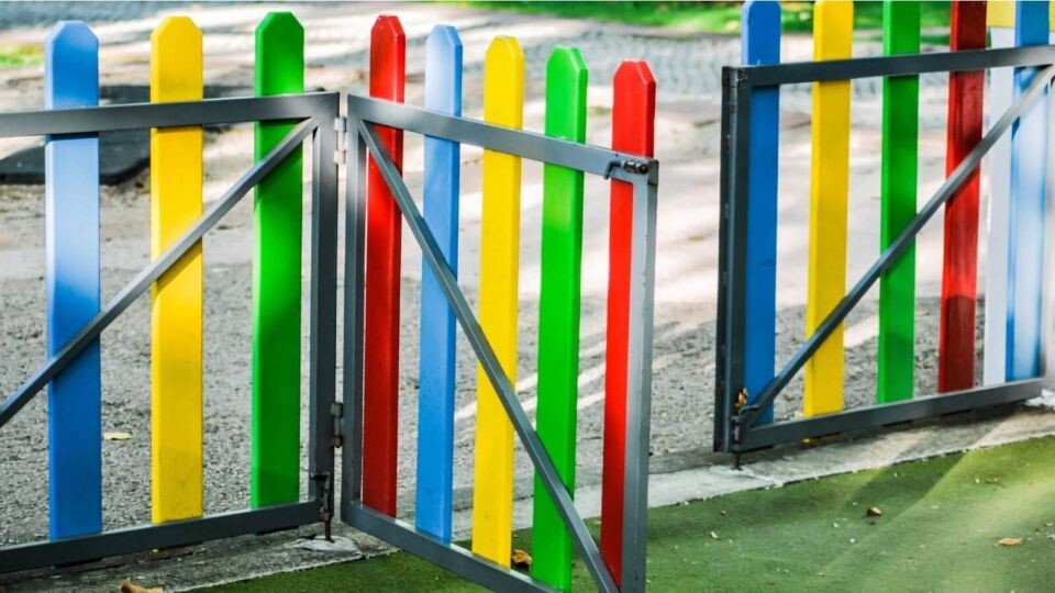    Детский сад. Забор. Источник: Фото: pixabay.com