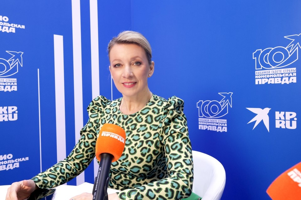    Захарова предложила Западу прокомментировать звонок Макрона Путину Вероника ОВСЯННИКОВА