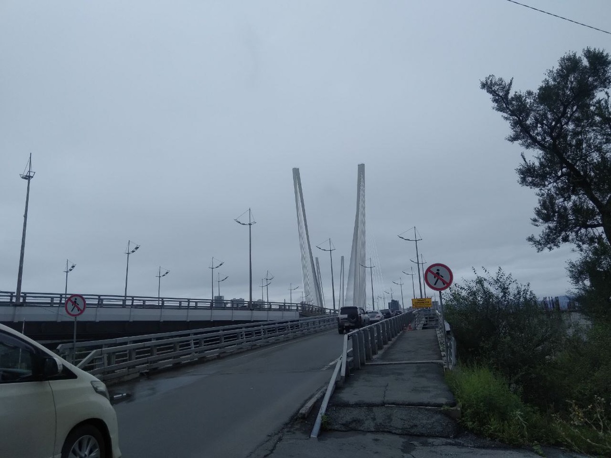 Вантовый мост через бухту Золотой Рог