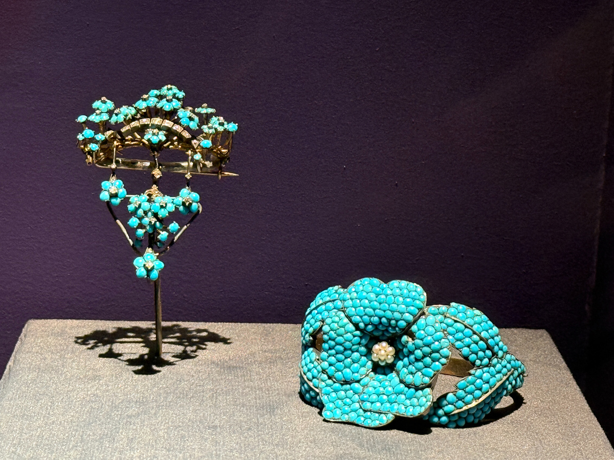 Листайте галерею