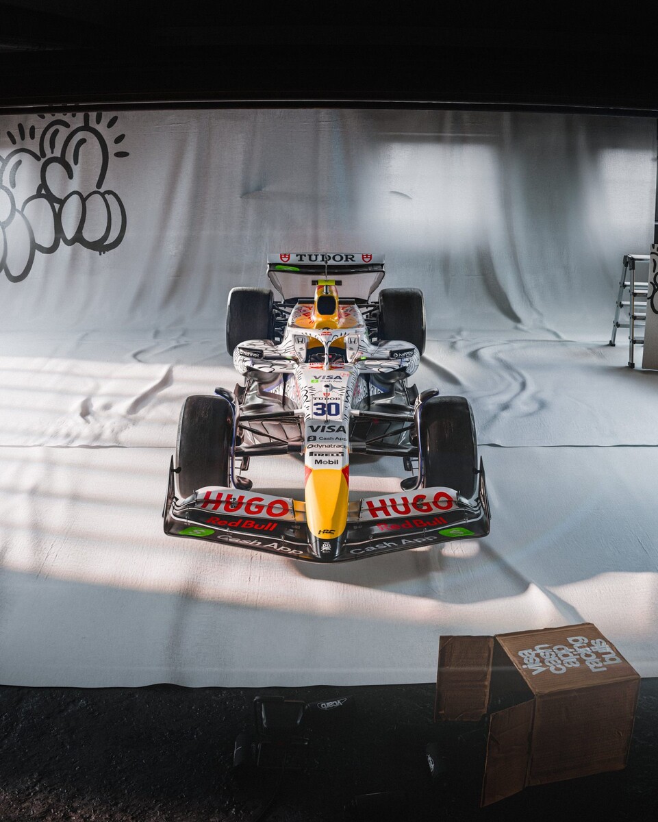    Болид Visa Cash App Racing Bulls для Гран При ВеликобританииФото: Соцсети